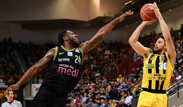 本场比赛直 本场比赛直